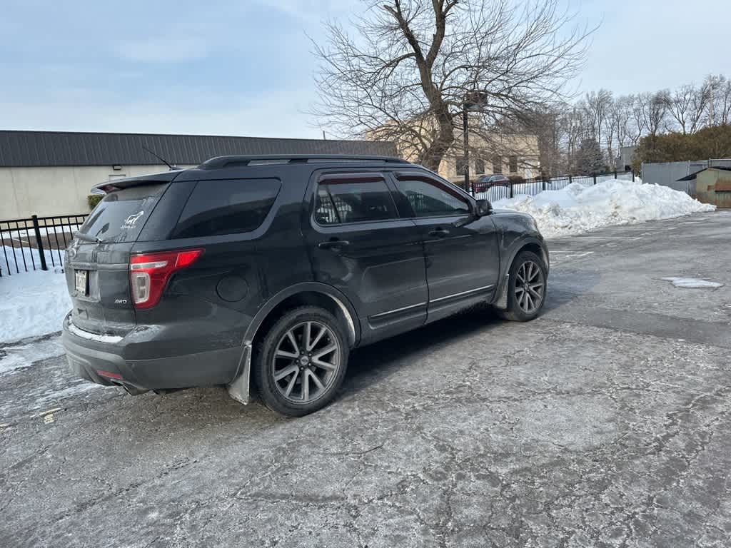 Thumbnail: 2015 Ford Explorer - 17