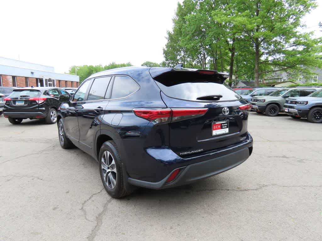 Thumbnail: 2023 Toyota Highlander - 4