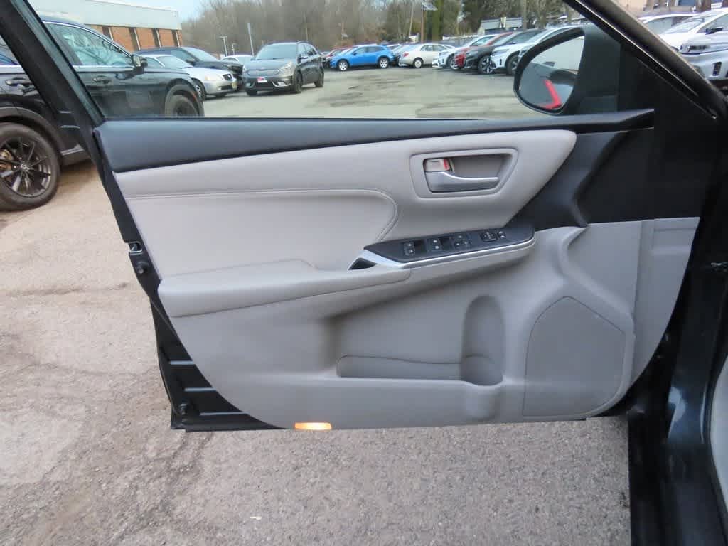 Thumbnail: 2015 Toyota Camry - 15