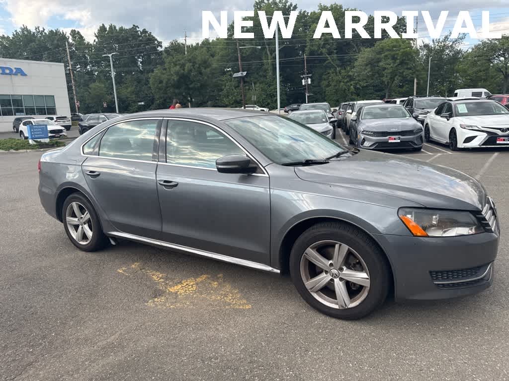 Thumbnail: 2014 Volkswagen Passat - 16