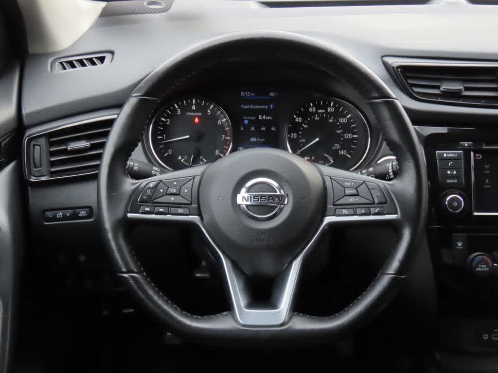 Thumbnail: 2020 Nissan Rogue Sport - 18