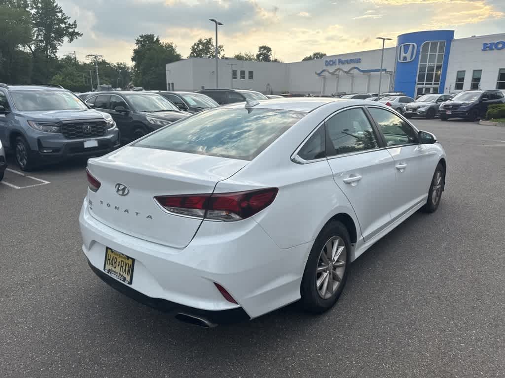 Thumbnail: 2019 Hyundai Sonata - 10