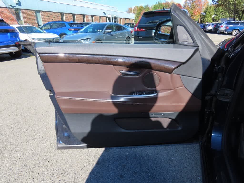 Thumbnail: 2015 BMW 5 Series - 15