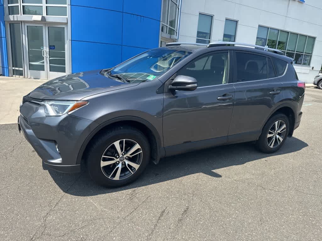 2018 Toyota RAV4 XLE 3
