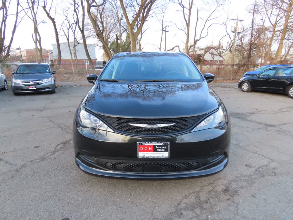 Thumbnail: 2023 Chrysler Voyager - 6