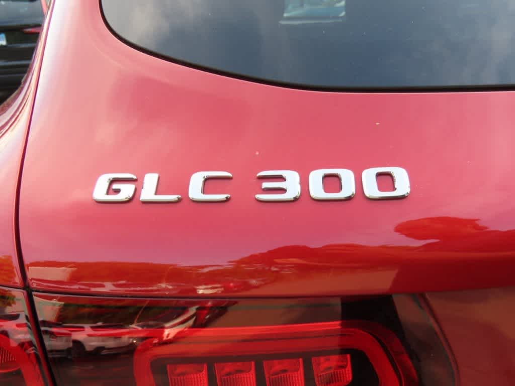 2021 Mercedes-Benz GLC 300 7