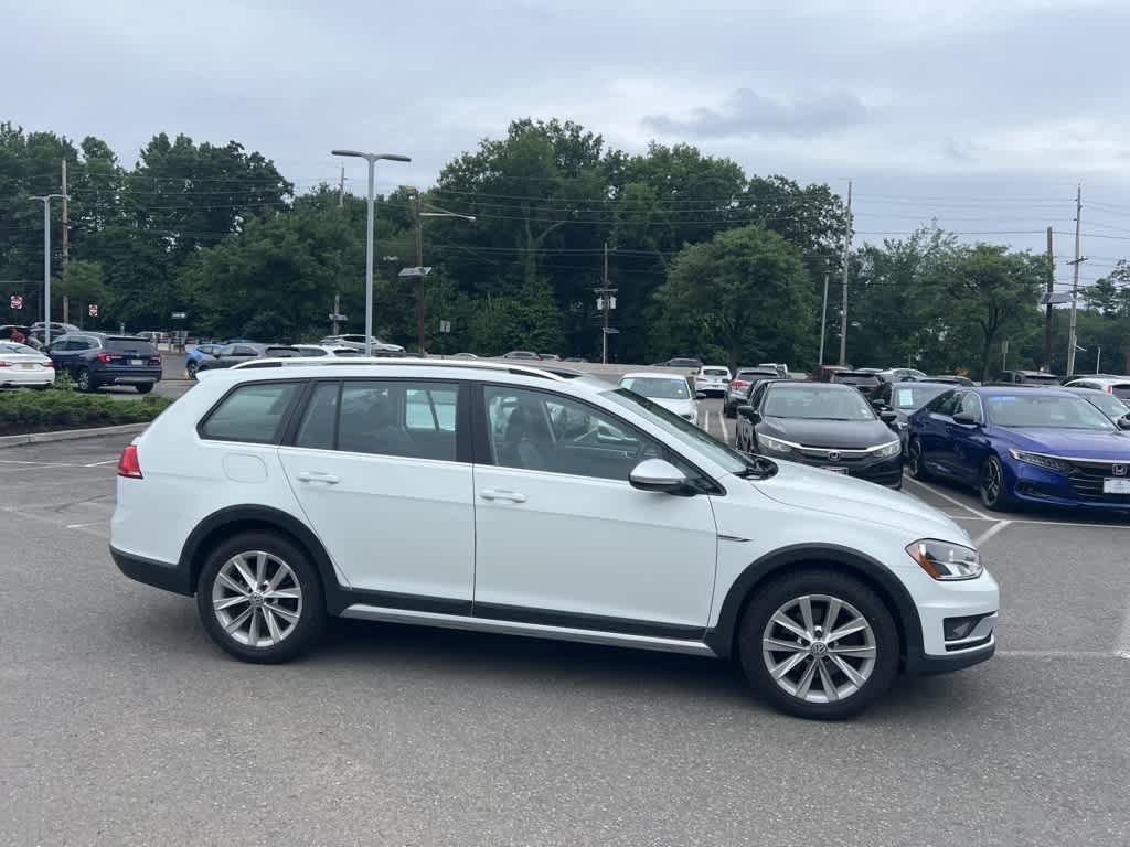 2017 Volkswagen Golf Alltrack SE 9