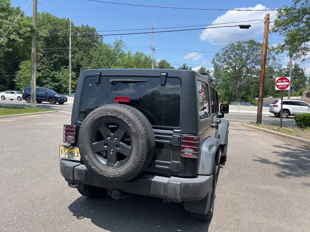 Thumbnail: 2016 Jeep Wrangler - 9