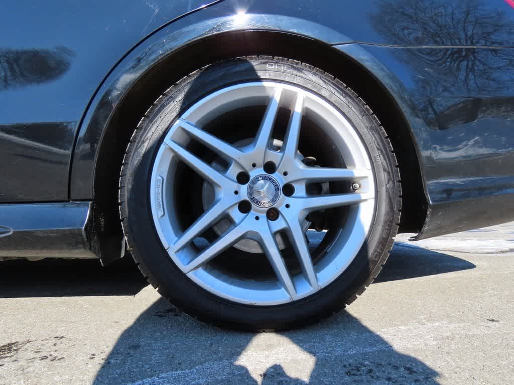 Thumbnail: 2016 Mercedes-Benz E-Class - 9