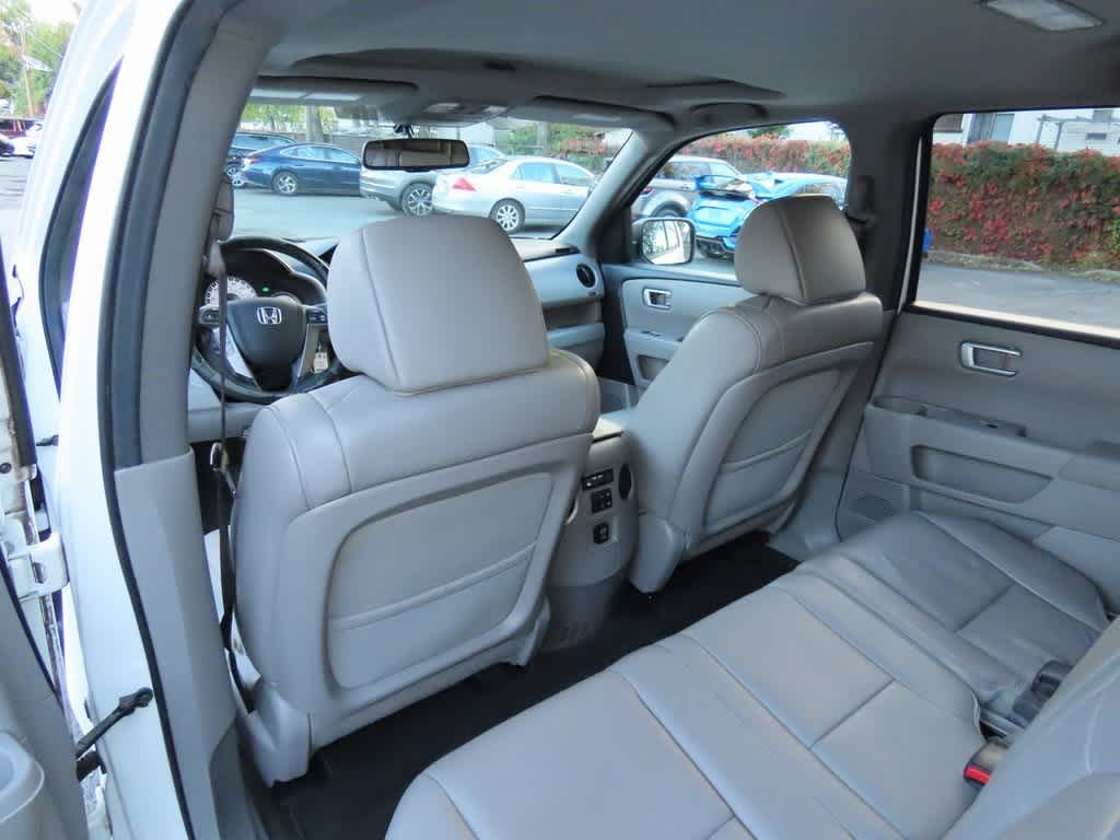Thumbnail: 2013 Honda Pilot - 17