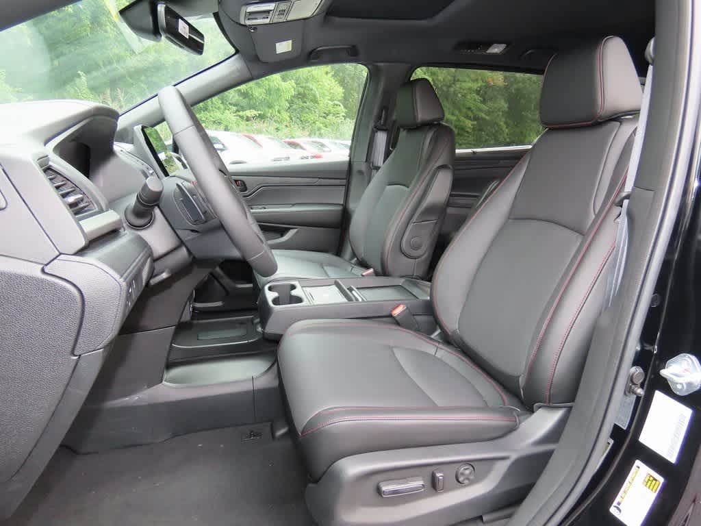 2025 Honda Odyssey Sport 13