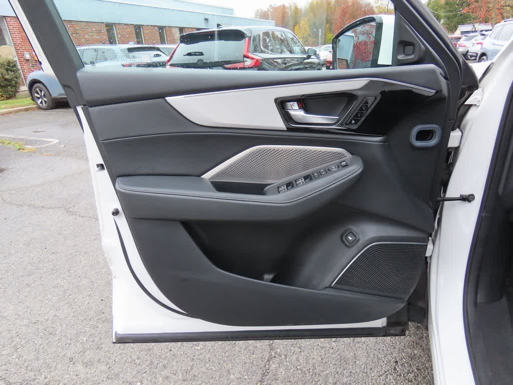 Thumbnail: 2023 Acura MDX - 17