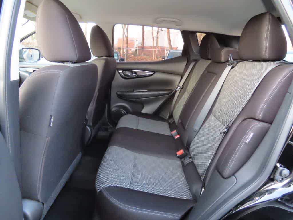 Thumbnail: 2020 Nissan Rogue Sport - 13