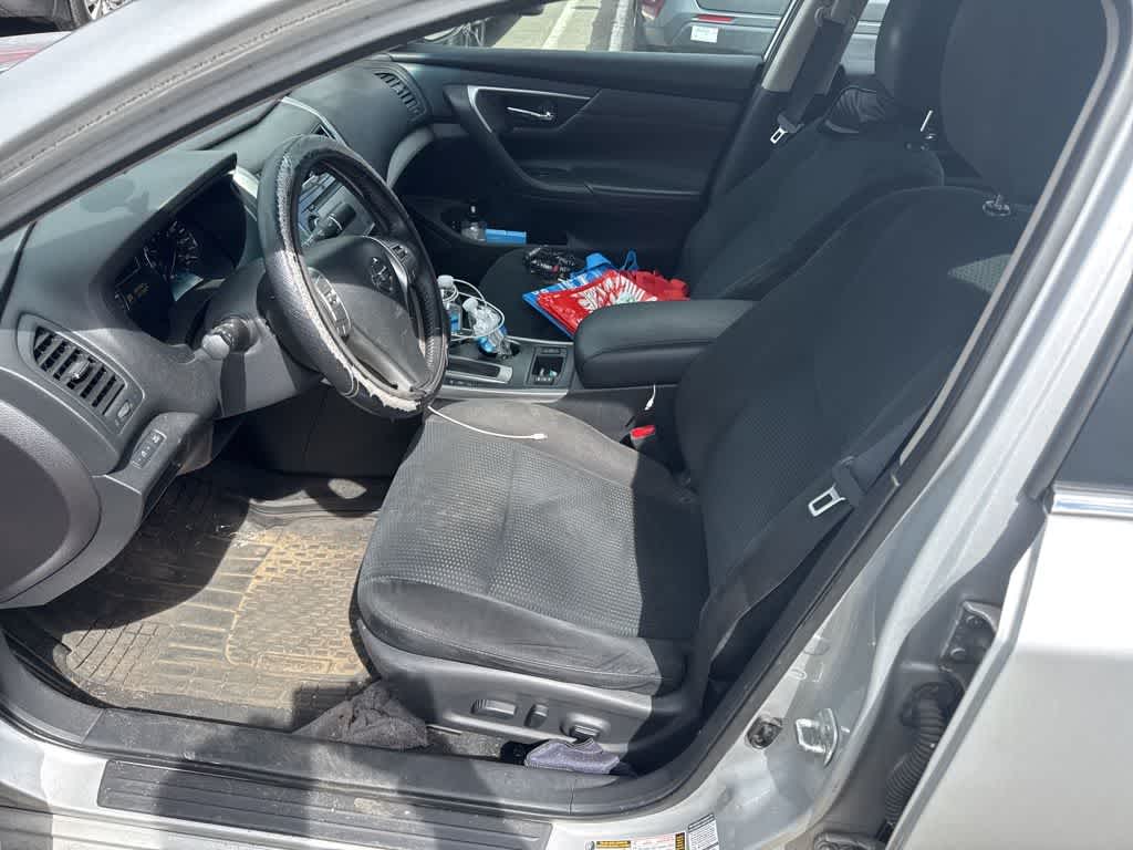 Thumbnail: 2015 Nissan Altima - 16