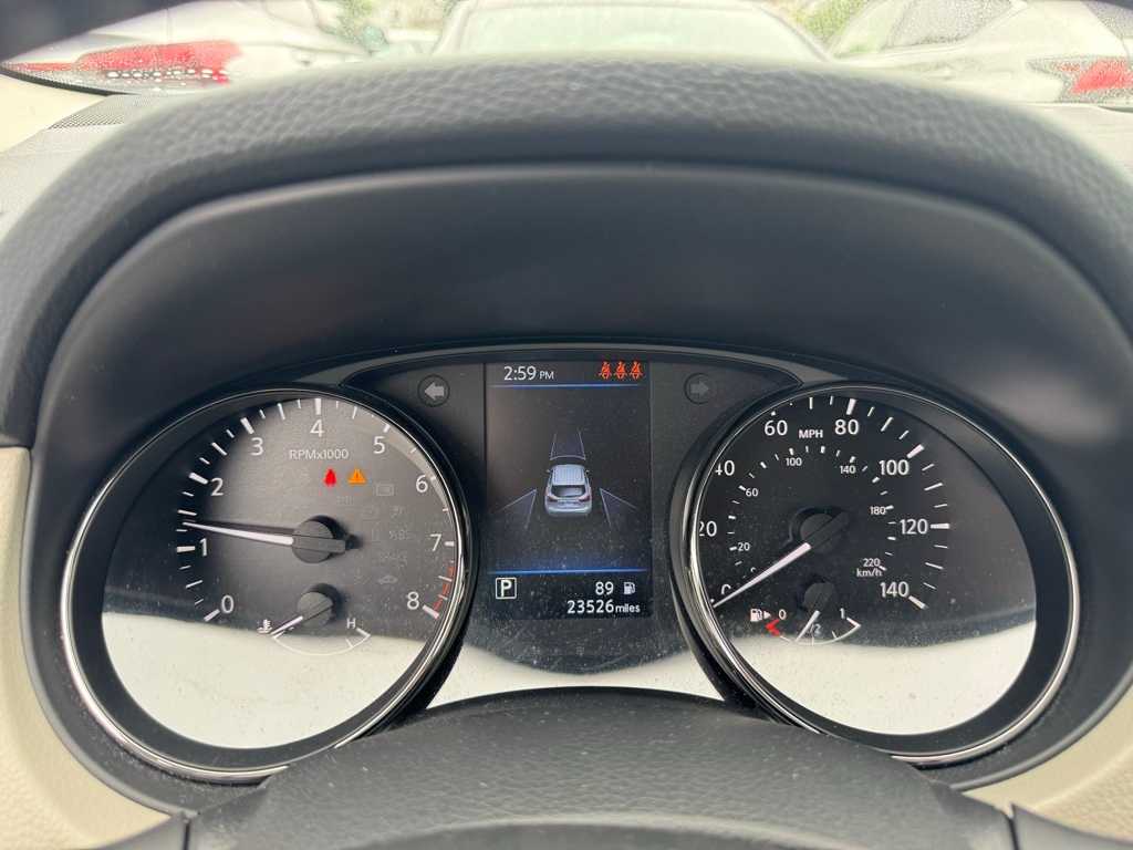 2022 Nissan Rogue Sport SV 13