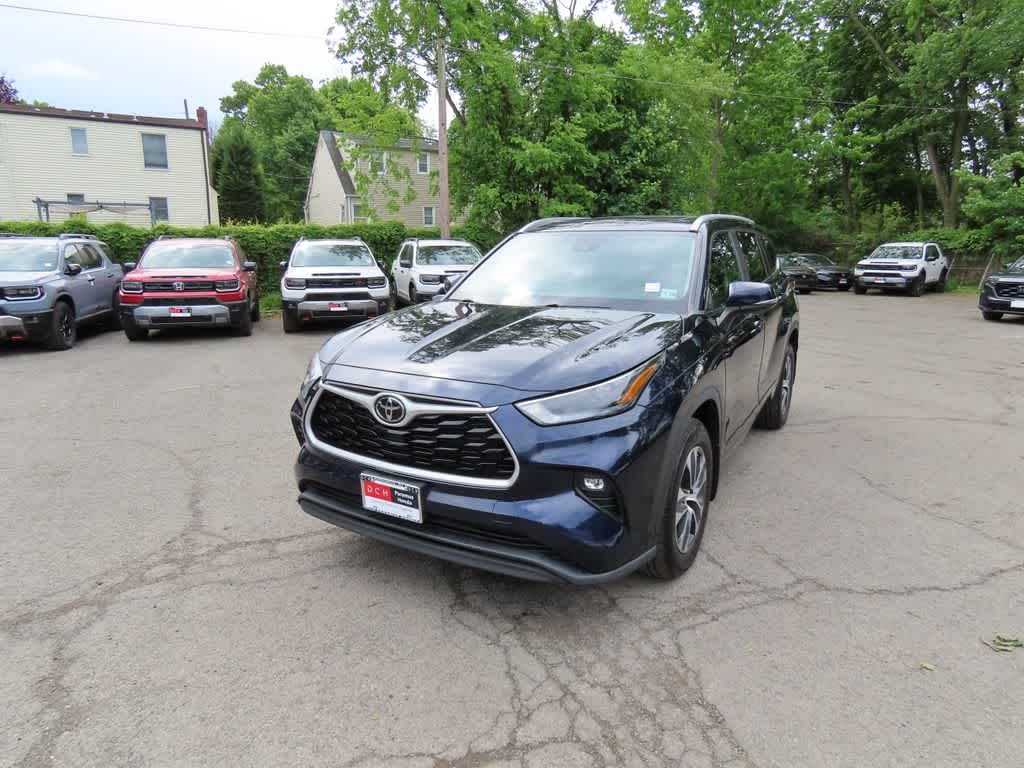 Thumbnail: 2023 Toyota Highlander - 1
