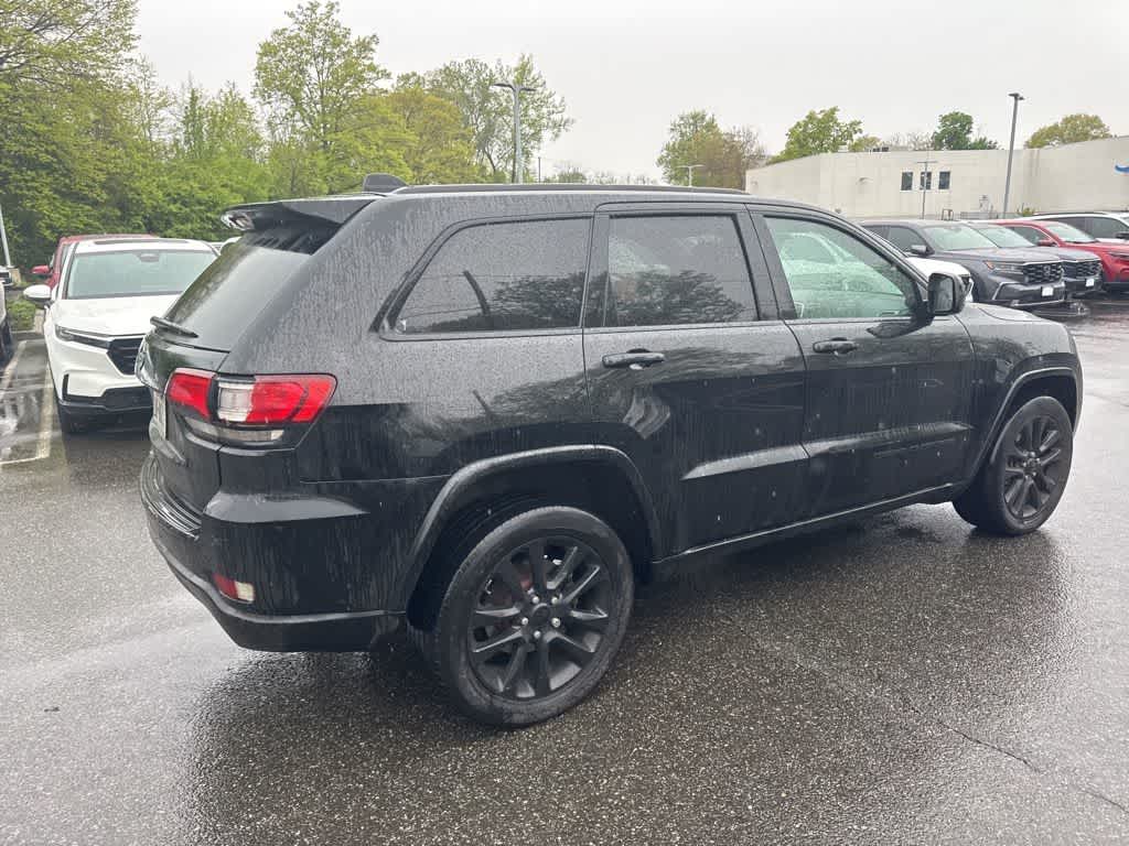 Thumbnail: 2017 Jeep Grand Cherokee - 10