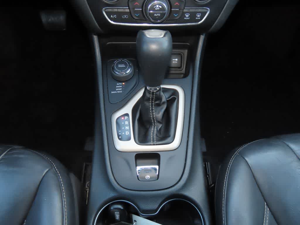 Thumbnail: 2015 Jeep Cherokee - 25