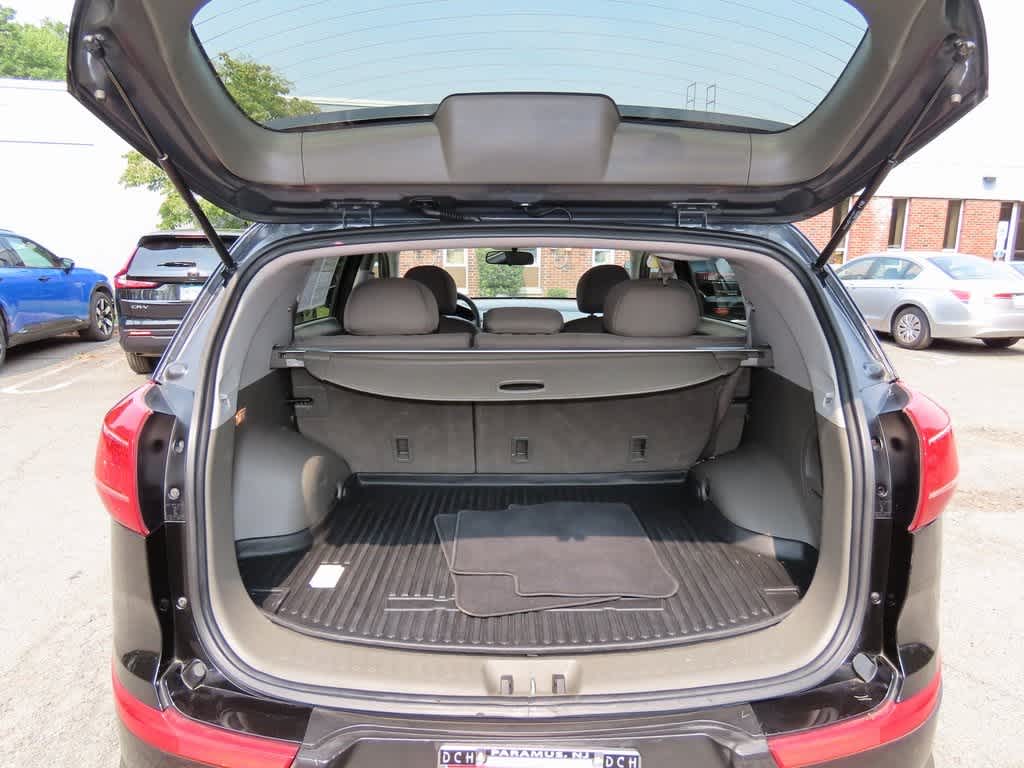 Thumbnail: 2011 Kia Sportage - 11