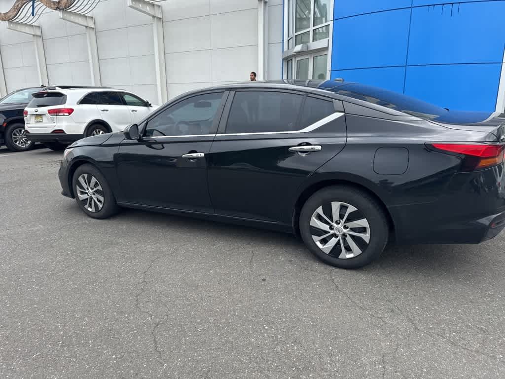 Thumbnail: 2020 Nissan Altima - 9