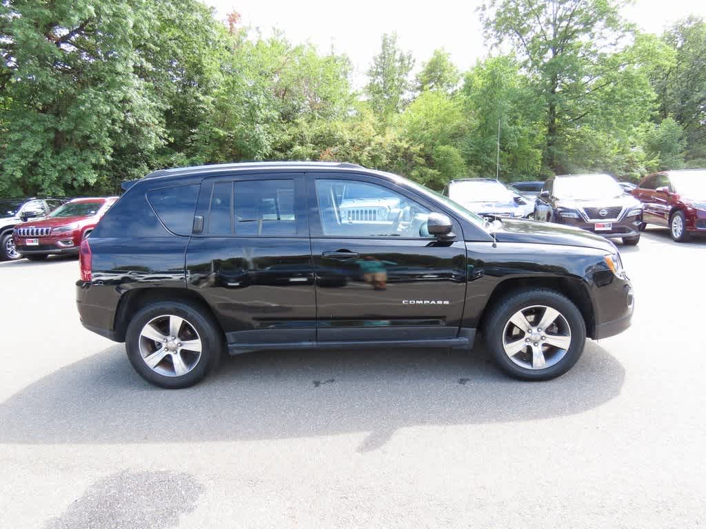 Thumbnail: 2017 Jeep Compass - 3