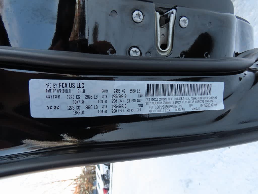 Thumbnail: 2019 Jeep Cherokee - 30