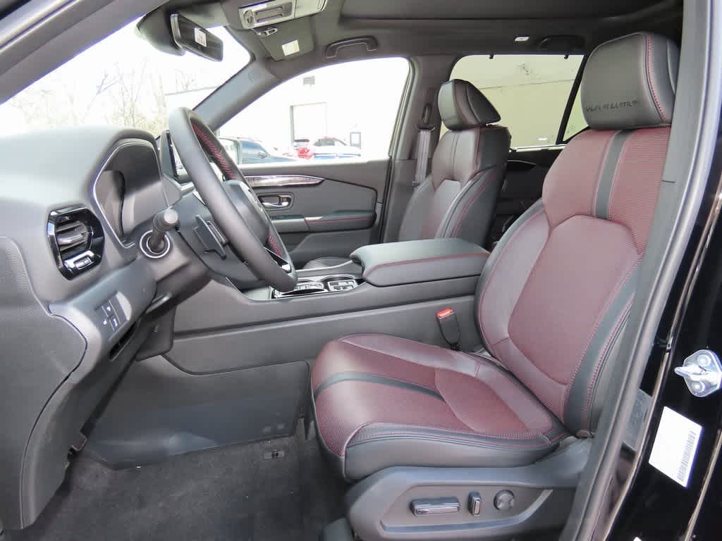 Thumbnail: 2025 Honda Pilot - 13