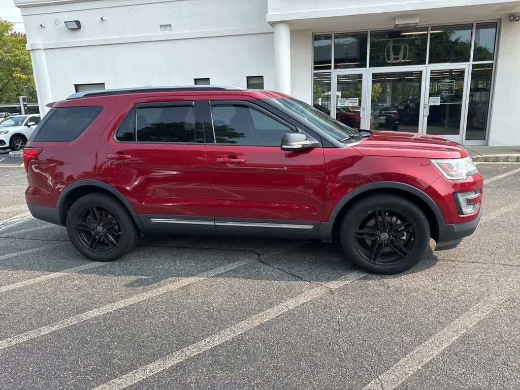 Thumbnail: 2016 Ford Explorer - 5