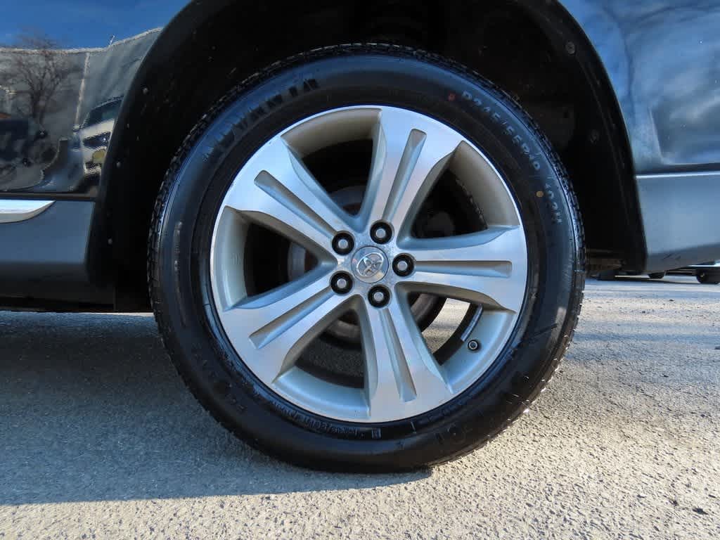 Thumbnail: 2011 Toyota Highlander - 16