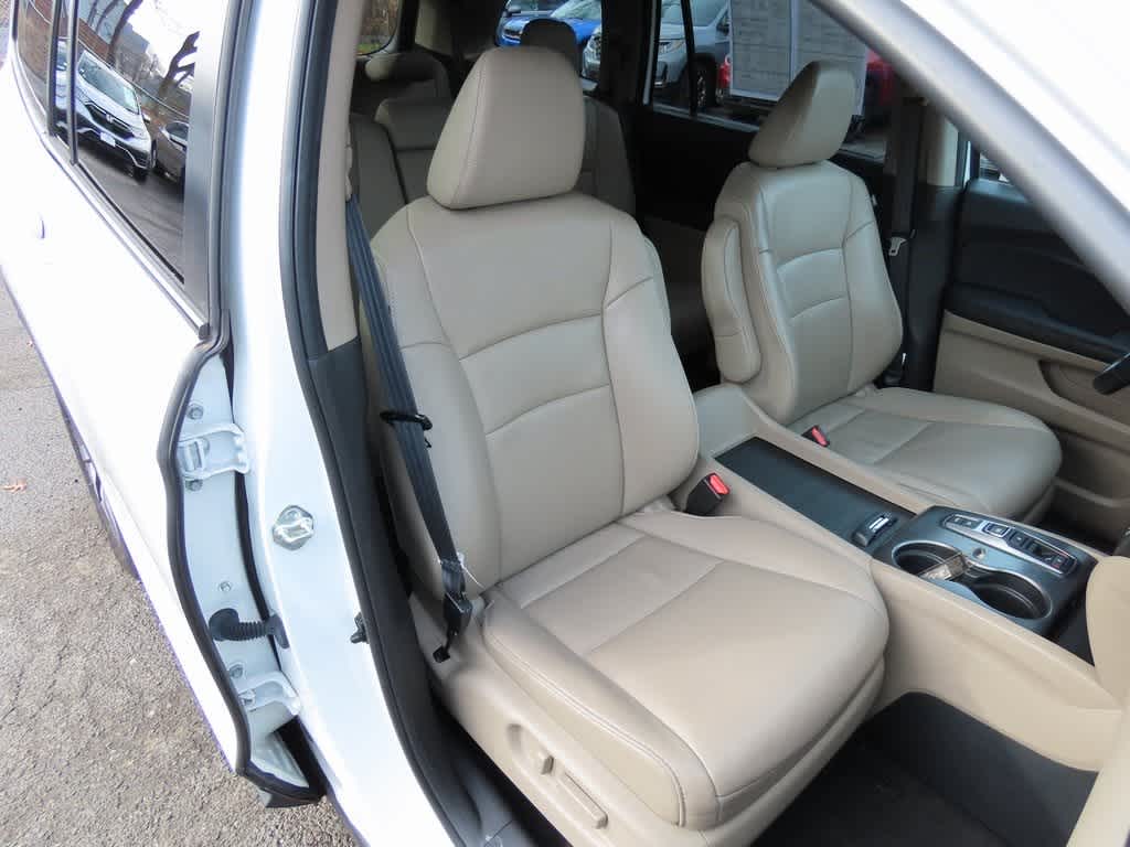 Thumbnail: 2022 Honda Pilot - 18