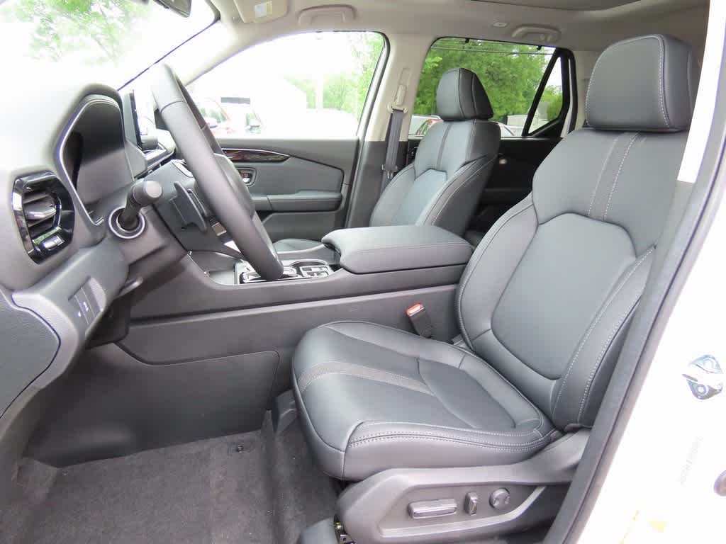 Thumbnail: 2025 Honda Pilot - 13
