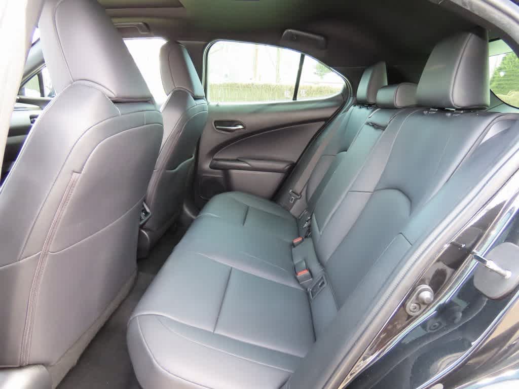 Thumbnail: 2022 Lexus UX - 13