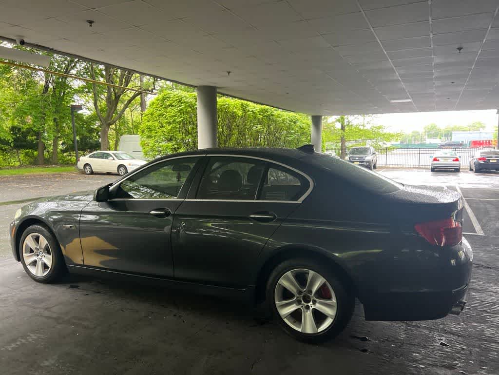 Thumbnail: 2013 BMW 5 Series - 25
