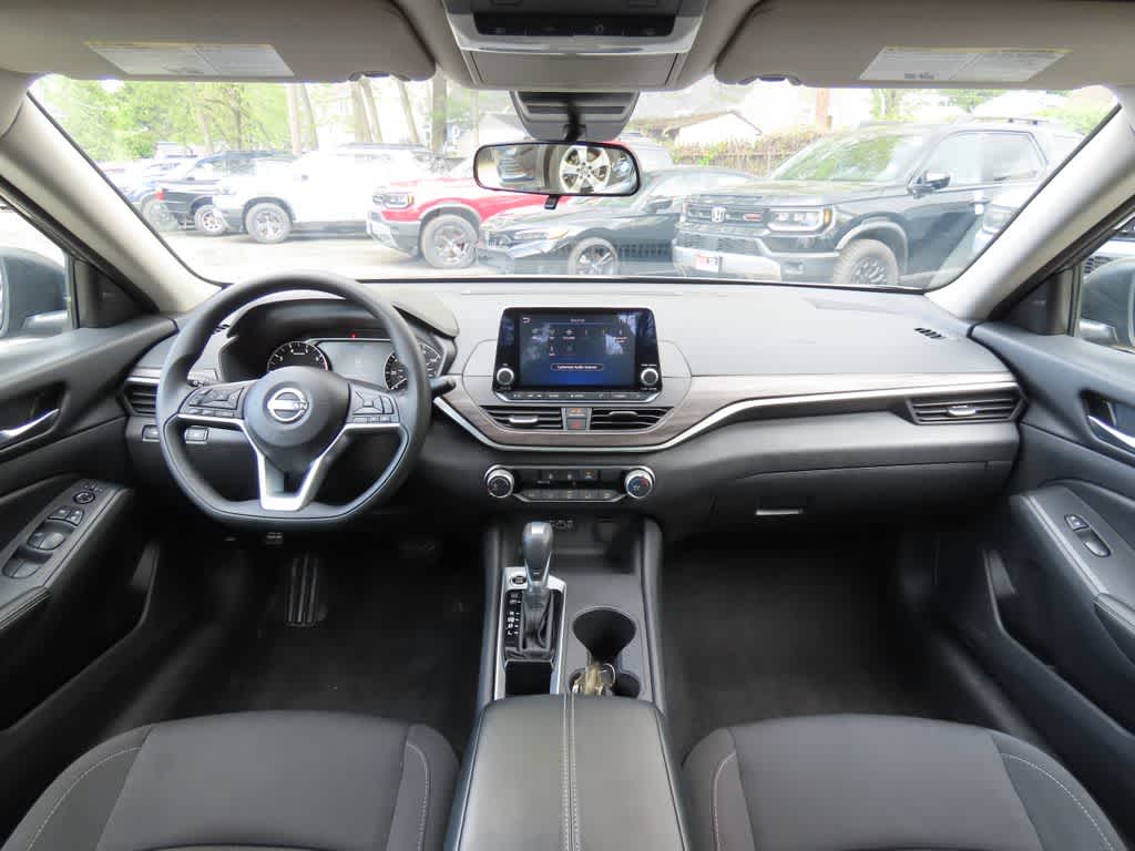 Thumbnail: 2025 Nissan Altima - 16
