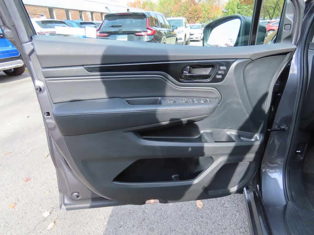 Thumbnail: 2023 Honda Odyssey - 18