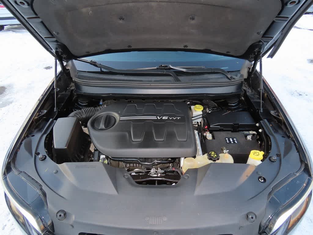 Thumbnail: 2019 Jeep Cherokee - 11