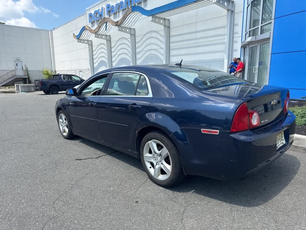 Thumbnail: 2011 Chevrolet Malibu - 10