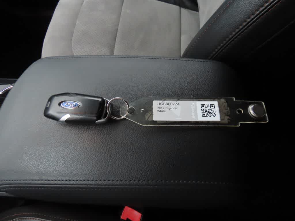 Thumbnail: 2017 Ford Explorer - 25