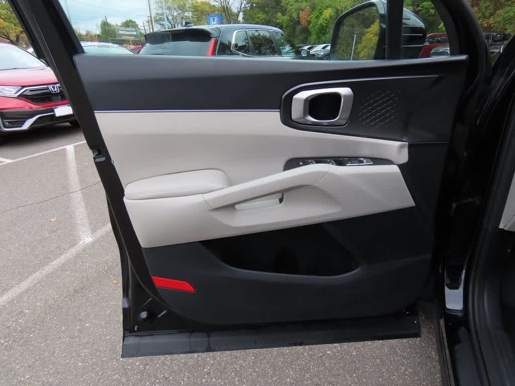 Thumbnail: 2021 Kia Sorento - 17