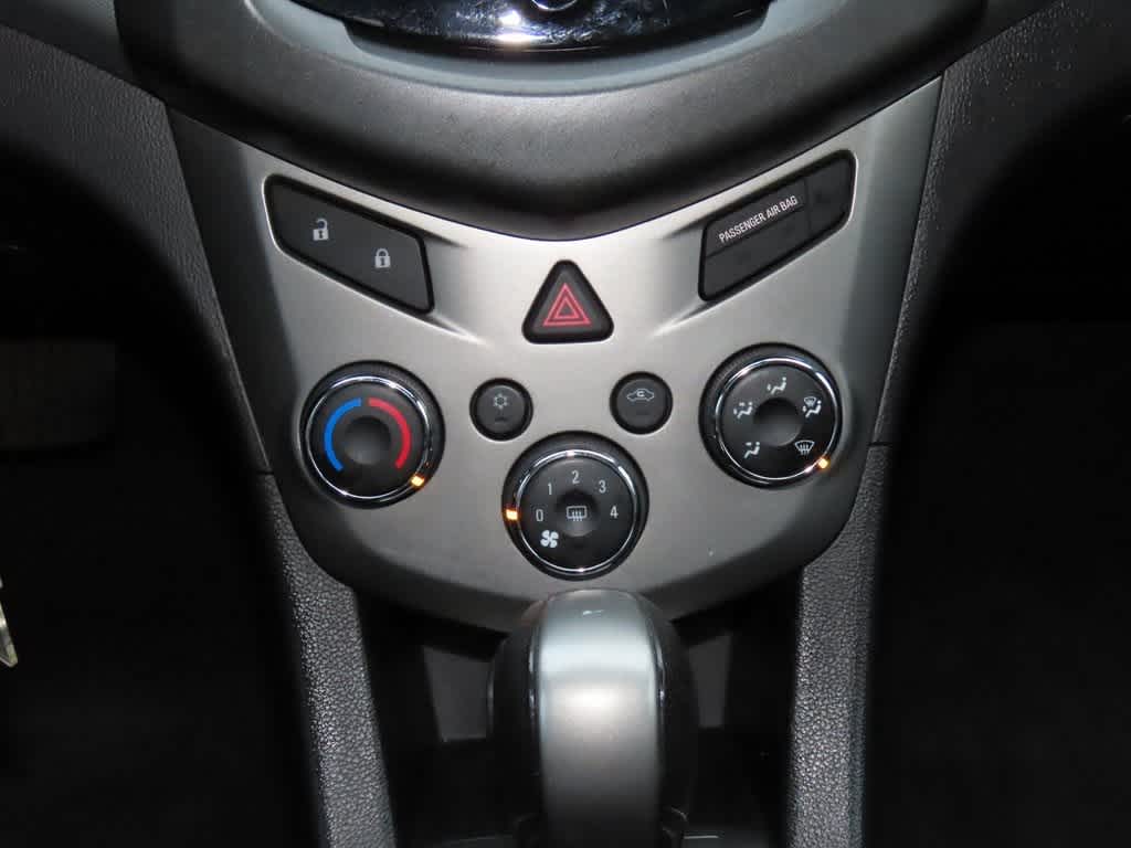 Thumbnail: 2014 Chevrolet Sonic - 19