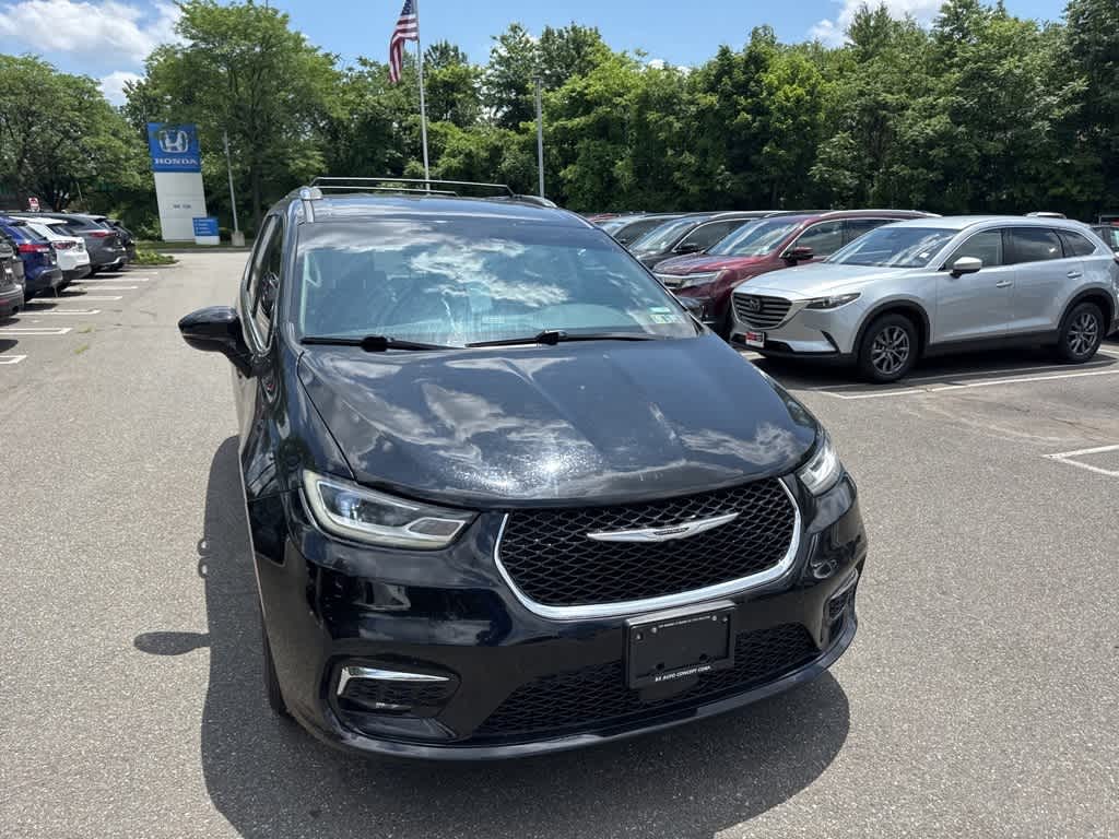 Thumbnail: 2021 Chrysler Pacifica - 8