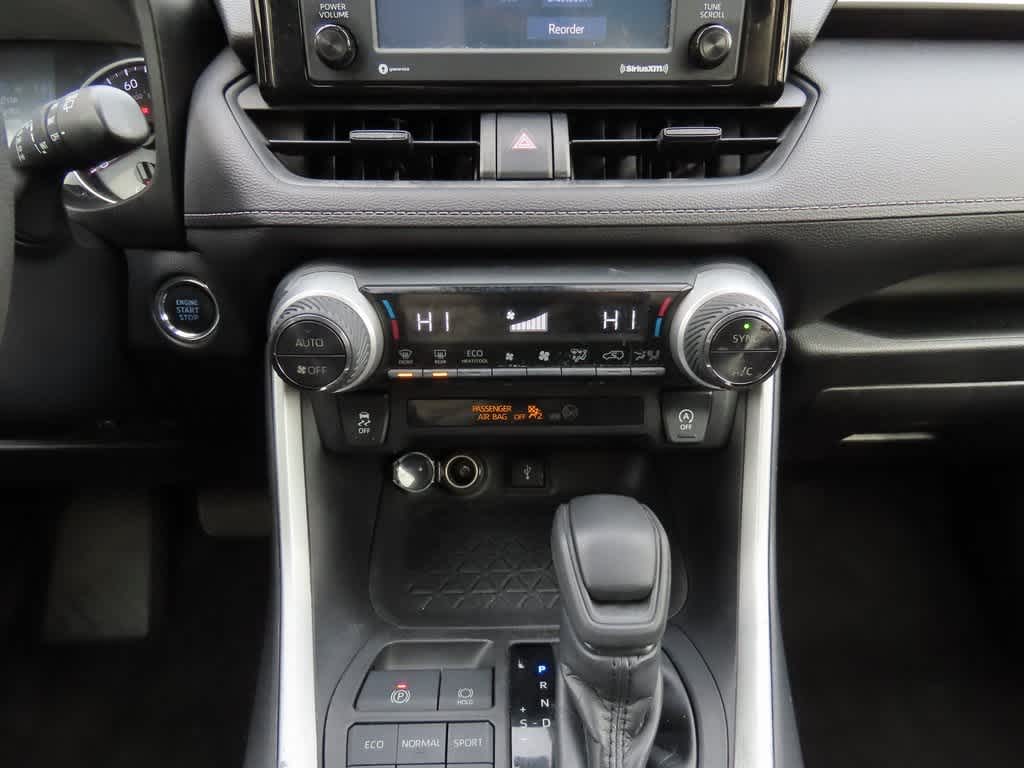 Thumbnail: 2020 Toyota RAV4 - 20