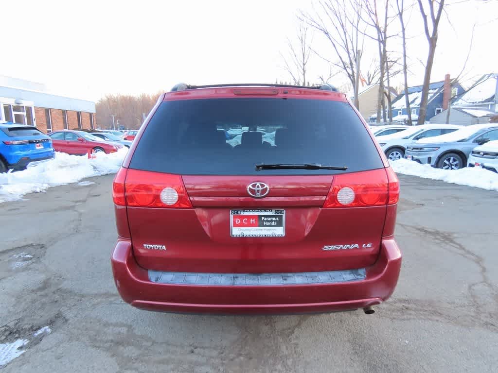 Thumbnail: 2010 Toyota Sienna - 5