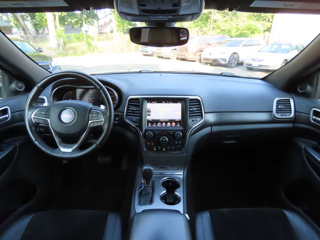 Thumbnail: 2017 Jeep Grand Cherokee - 18