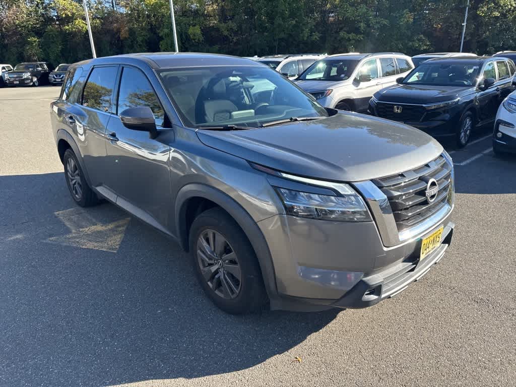 Thumbnail: 2022 Nissan Pathfinder - 6