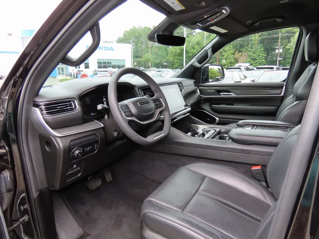 Thumbnail: 2022 Jeep Wagoneer - 2