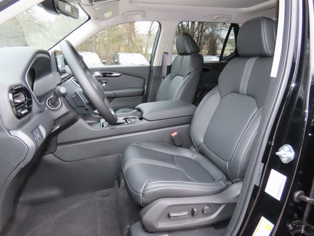 Thumbnail: 2025 Honda Pilot - 13