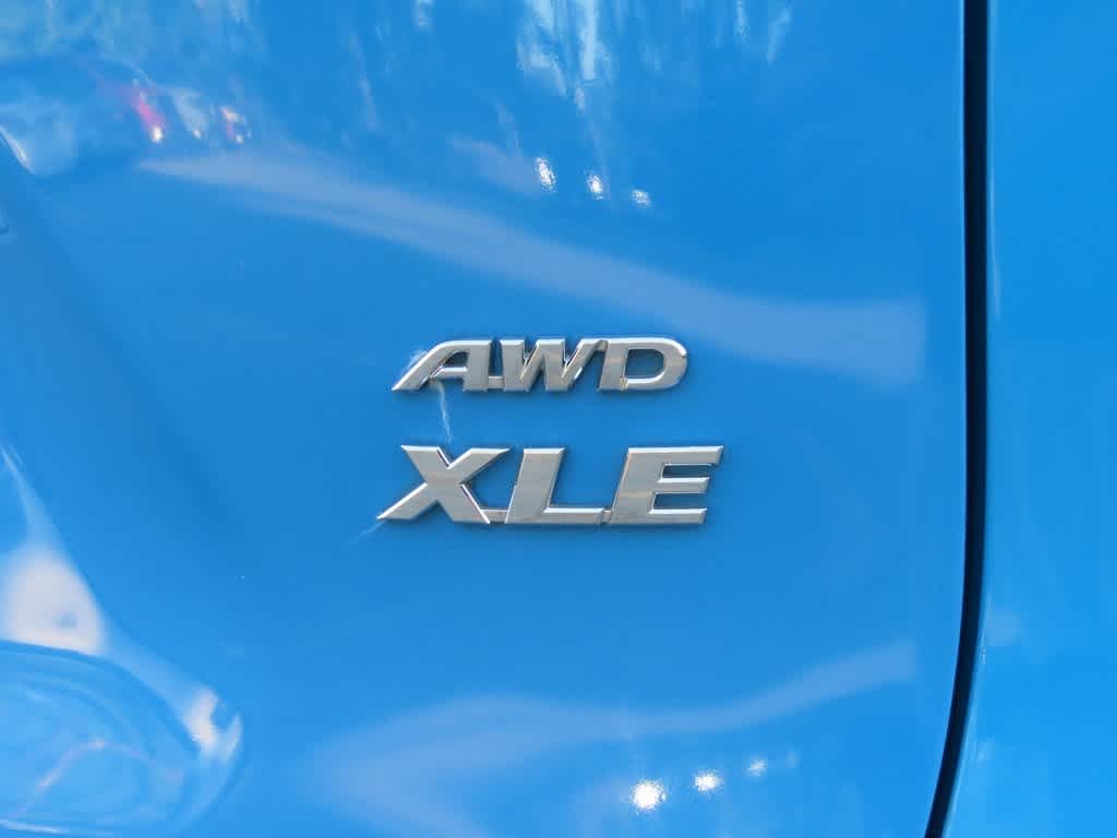 Thumbnail: 2019 Toyota RAV4 - 8