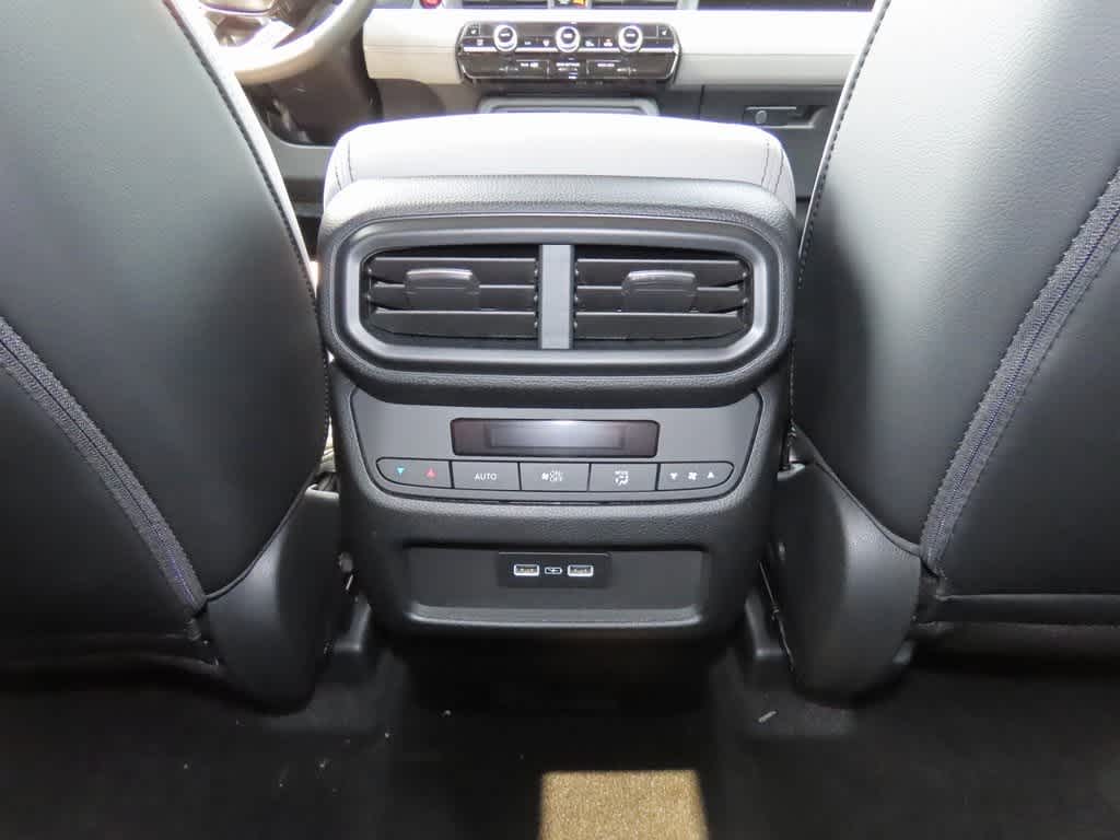 2025 Honda Pilot Touring 25