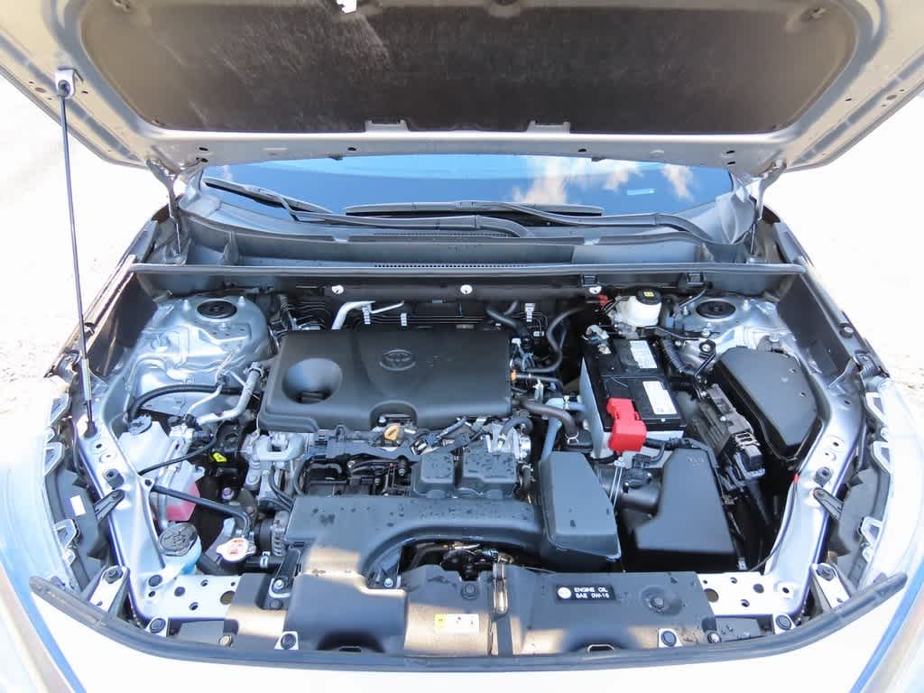 Thumbnail: 2022 Toyota RAV4 - 10